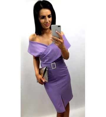 Dziecięca sukienka z falbnką w trójkąt